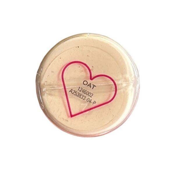 Makeup Revolution heart breaker￼‎ concealer oat - Picture 3 of 4